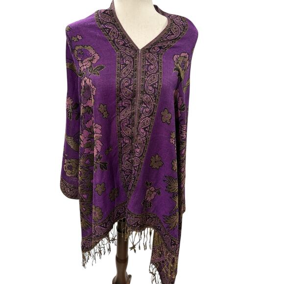 NWOT Purple and Olive Pashmina Reversible Poncho with Fringe and Floral Pattern - Picture 1 of 5